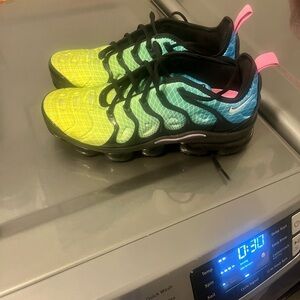 Nike Yellow and Blue Sneakers with Wavy Design